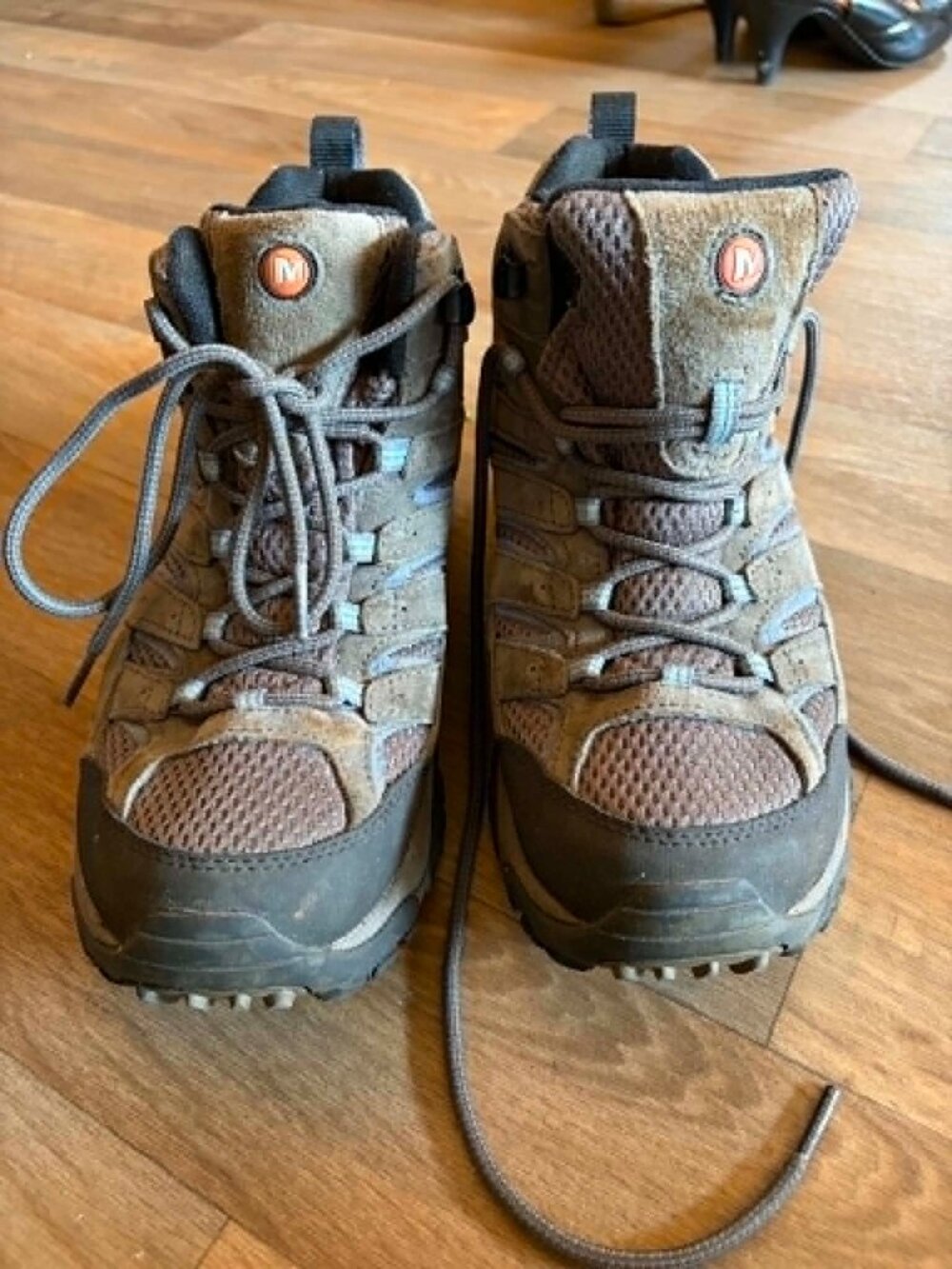 VGUC Merrell Women's Moab 2 Mid Waterproof 8.5W (Style J06054W)
